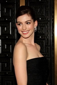 Anne Hathaway nhận giải thưởng của Đại học Harvard